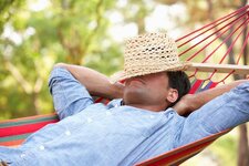 119091199-مرد-آرامش-بخش-در-امام-جواد.jpg
